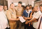 Sitapur : खैराबाद नगर पालिका में सफाई कर्मियों से अभद्रता और धमकी का आरोप, कार्रवाई न होने पर काम रोकने की चेतावनी