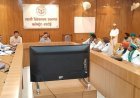 Hardoi: डीएम अनुनय झा सख्त: किसानों को निर्धारित मूल्य पर मिले उर्वरक, जर्जर पोल-ट्रांसफार्मर तत्काल बदलने के निर्देश। 