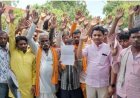 Sitapur: ग्राम प्रधान और अधिकारियों की मिलीभगत से गरीब काश्तकार बेघर होने की कगार पर।