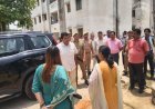 Sitapur: डीएम ने बिसवां में काशीराम कॉलोनी का औचक निरीक्षण कर व्यवस्थाओं का जायजा।