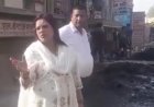 Hathras : बारिश से पहले नाला सफाई का काम तेज, पालिकाध्यक्ष श्वेता चौधरी ने व्यवस्थाओं का लिया जायजा