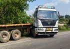 Sitapur: ट्रक, ट्रेलर और कार की टक्कर में कार चालक की मौत, दो घायल।