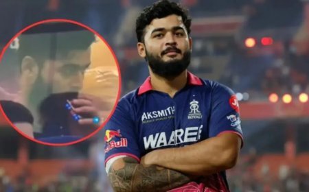 ड्रेसिंग रूम में ई-सिगरेट पीते हुए कैमरे में कैद हुए रियान पराग, BCCI ने मैच फीस का 25% हिस्सा काटा।
