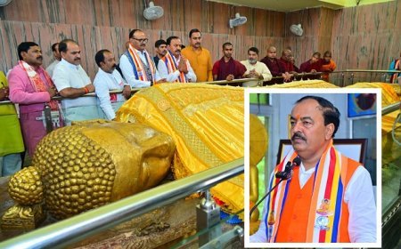 Lucknow: बुद्ध के मार्ग पर चलकर ही विश्व में शांति संभव, कुशीनगर में बोले केशव प्रसाद मौर्य। 