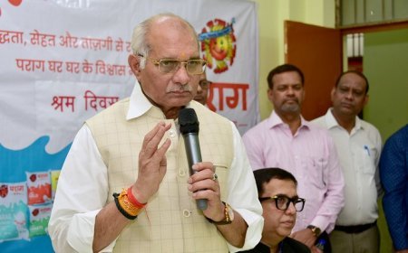 Lucknow: अंतर्राष्ट्रीय श्रमिक दिवस पर पराग फैक्ट्री में श्रमिकों का सम्मान, मंत्री धर्मपाल सिंह बोले— श्रमिक ही वन ट्रिलियन डॉलर इकोनॉमी की आधारशिला।
