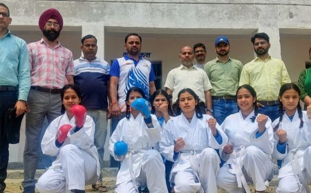 Bajpur: 23वी उत्तराखंड राज्य स्तरीय कराटे प्रतियोगिता  में राजकीय इंटर कॉलेज पूभाऊ की 6 बालिकाओं का चयन। 