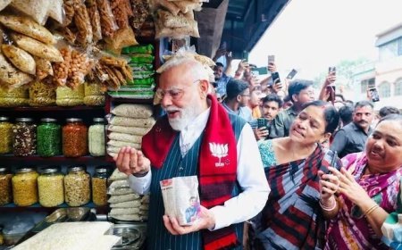 झारग्राम में 'झालमुड़ी' का असर: मोदी के मुरीद हुए मतदाता, भाजपा प्रत्याशी 11,000 मतों से आगे।