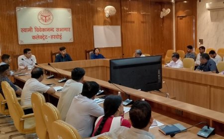 Hardoi: बाढ़ पूर्व तैयारियों को लेकर जिला आपदा प्रबंधन की बैठक, डीएम अनुनय झा ने दिए सख्त निर्देश।