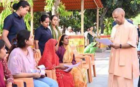 Lucknow: सीएम योगी के सख्त निर्देश, 24 घंटे में मुआवजा, घायलों के इलाज में न हो लापरवाही।