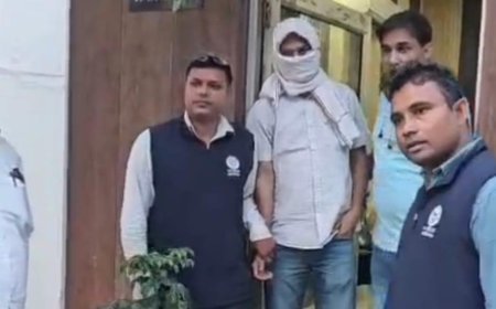 Saharanpur: एक लाख की रिश्वत लेते राजस्व कर अधिकारी सुनील कुमार रंगे हाथ गिरफ्तार। 