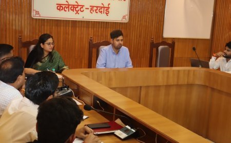 Hardoi: डीएम अनुनय झा की अध्यक्षता में कृषि योजनाओं की समीक्षा, आधुनिक खेती और किसानों को सुविधाएं बढ़ाने के निर्देश। 