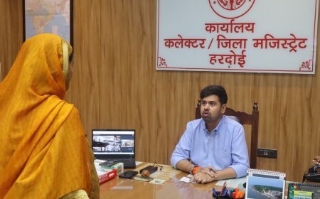 Hardoi: जनसुनवाई में जिलाधिकारी ने सुनी 85 शिकायतें, त्वरित निस्तारण के दिए निर्देश। 