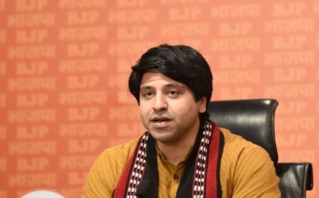 पश्चिम बंगाल में राजनीतिक हत्या पर बवाल: शहजाद पूनावाला ने 'TMC' को बताया 'टोटल माफिया कल्चर'।