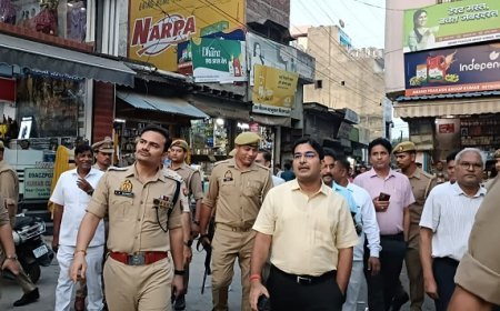सम्भल में फ्लैग मार्च: नए DM अंकित खंडेलवाल ने संभाली कमान, बोले- शांति और विकास दोनों पर फोकस।