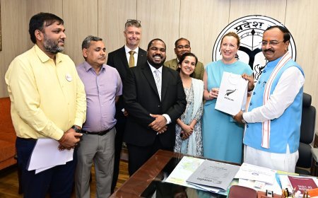 Lucknow : न्यूजीलैंड की तकनीक से उत्तर प्रदेश में बढ़ेगा शहद का उत्पादन और निर्यात- केशव प्रसाद मौर्य