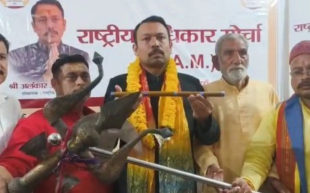 ब्यूरोक्रेसी छोड़ अब राजनीति के मैदान में उतरेंगे अलंकार अग्निहोत्री, 403 सीटों पर ताल ठोकने की तैयारी