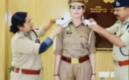 ताइक्वांडो में स्वर्ण पदक जीतकर मधु सिंह बनीं हेड कांस्टेबल, पुलिस कमिश्नर ने कंधे पर सितारे लगाकर बढ़ाया मान