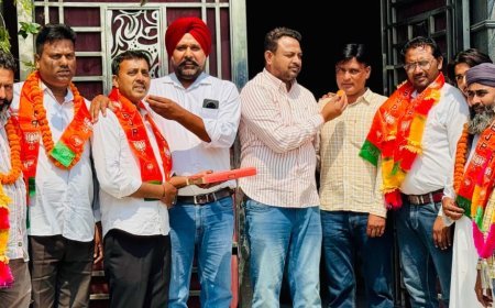 Bajpur : भाजपा नेता ने किया अल्पसंख्यक मोर्चा के नवनियुक्त पदाधिकारियों का स्वागत