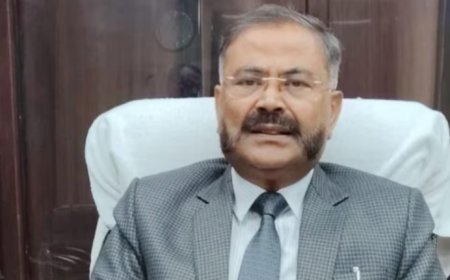 Lucknow : पारदर्शी एवं नकलविहीन वातावरण में सम्पन्न हुई प्रवक्ता संवर्ग की लिखित परीक्षा : डॉ. प्रशांत कुमार