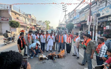 Bajpur: भाजयुमो ने फूँका तमिलनाडु के नेता उदय निधि स्टालिन का पुतला।  