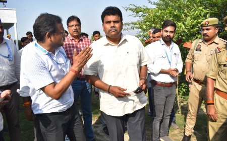 Sitapur : जिलाधिकारी डॉ. राजा गणपति आर ने कृषि विज्ञान केंद्र कटिया में विकास कार्यों का जायजा लिया