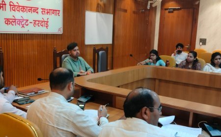 Hardoi : राजस्व वसूली में लापरवाही पर भड़के जिलाधिकारी, लक्ष्य पूरा न होने पर दी कार्रवाई की चेतावनी
