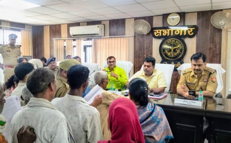 Sitapur: सभी तहसीलों में आयोजित हुआ संपूर्ण समाधान दिवस, डीएम व एसपी ने सिधौली में सुनीं जनसमस्याए।