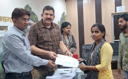 Sitapur: संपूर्ण समाधान दिवस में अपर जिलाधिकारी न्यायिक ने सुनीं फरियादें, कई मामलों का मौके पर निस्तारण।
