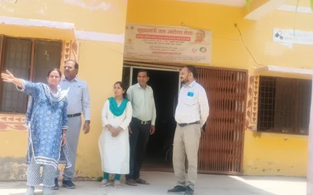 Hathras : मुख्यमंत्री आरोग्य मेला - स्वास्थ्य केंद्रों की जांच में गैरहाजिर डॉक्टर का वेतन रोका