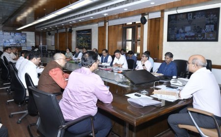 Lucknow : लेखपाल और बीएड प्रवेश परीक्षा की तैयारियां पूरी: निष्पक्षता बनाए रखना सरकार की प्राथमिकता, कड़े सुरक्षा इंतजामों के बीच होगी लाइव निगरानी