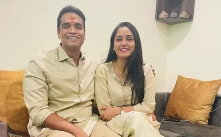 ट्विशा शर्मा मौत मामला-  'जो दुनिया में नहीं रहा, उसे मानसिक रोगी बताना बेहद शर्मनाक'; न्याय के लिए धरने पर बैठे माता-पिता।