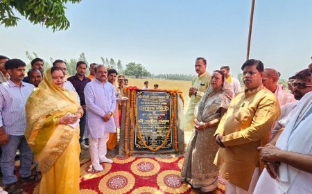 Hardoi: विकास खण्ड भरखनी के ग्राम सिलवारी में जनपद के प्रथम 'उत्सव भवन' का हुआ भूमि पूजन व शिलान्यास। 