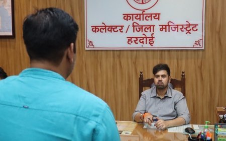 Hardoi: जिलाधिकारी ने जनसुनवाई में सुनीं 84 शिकायतें, अधिकारियों को दिए त्वरित निस्तारण के निर्देश। 