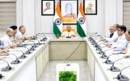 Lucknow : सड़क दुर्घटनाओं में कमी लाने के लिए सभी विभाग मिलकर करें काम, हर स्तर पर तय हो जवाबदेही- योगी आदित्यनाथ