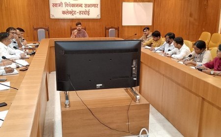 Hardoi: भीषण गर्मी को देखते हुए गौ आश्रय स्थलों में छाया, पानी व स्वास्थ्य व्यवस्था मजबूत करने के डीएम ने दिए निर्देश। 