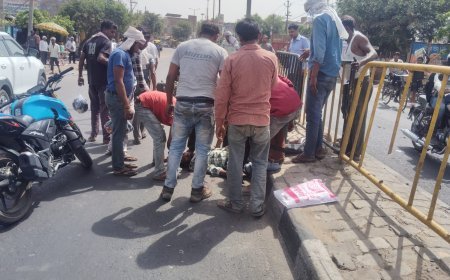Hathras : डिवाइडर से टकराई तेज रफ्तार बाइक, अलीगढ़ के दो दोस्त गंभीर रूप से घायल