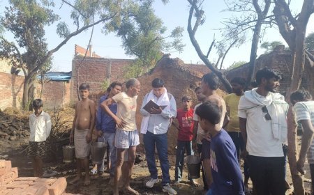Hardoi: अज्ञात कारणों से लगी आग से हुआ लाखों का नुकसान, गृहस्थी सहित भैंस बिक्री के ₹60000 जलकर राख