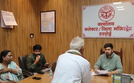 Hardoi: जन सुनवाई में डीएम अनुनय झा ने सुनीं 96 शिकायतें, अधिकारियों को दिए त्वरित निस्तारण के निर्देश। 