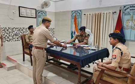 Hardoi: हरदोई पुलिस लाइन में शुक्रवार परेड का निरीक्षण, एसपी ने दिए आवश्यक दिशा-निर्देश।