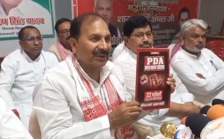 Ballia: सुनियोजित तरीके से पेपर खुद लीक करवाती है सरकार - संग्राम