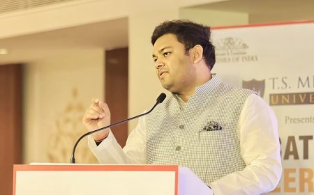 Lucknow : एजुकेशन एंड करियर फेयर 2026 में मंत्री संदीप सिंह ने युवाओं को नई शिक्षा नीति व कौशल विकास के लिए किया प्रेरित