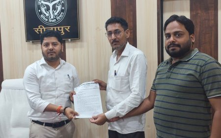 Sitapur : भीषण गर्मी और लू के कारण जनगणना कार्य स्थगित करने की मांग, शिक्षक संघ ने बीएसए को सौंपा ज्ञापन