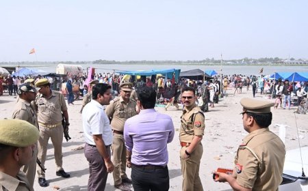 Sambhal: गंगा दशहरा पर सम्भल के घाटों पर उमड़ा आस्था का जनसैलाब, राजघाट मेले में दिखी भक्ति की चमक।