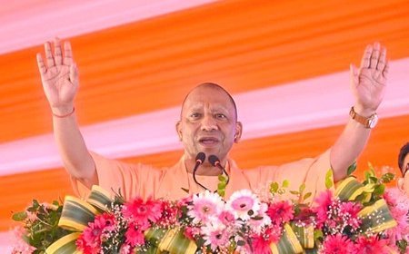 Lucknow : मुख्यमंत्री योगी आदित्यनाथ ने पद्म पुरस्कार पाने वाली हस्तियों को दी बधाई, राष्ट्रपति ने नई दिल्ली में किया सम्मानित