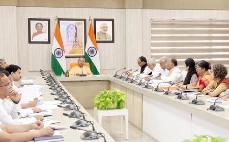 Lucknow: एम्बुलेंस रिस्पॉन्स टाइम और कम करने के निर्देश, मुख्यमंत्री ने कहा- आपात स्थिति में हर मिनट महत्वपूर्ण।