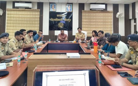 Sitapur : बकरीद को लेकर अमन कमेटी की बैठक, भाईचारे और शांति के साथ त्योहार मनाने की बात कही