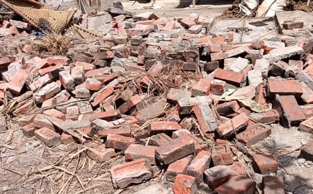 Sitapur : तेज आंधी का कहर- सीतापुर में दीवार गिरने से महिला और बुजुर्ग की मौत, तीन बच्चों समेत चार लोग घायल