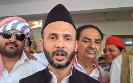 Sambhal: महंगाई पर फूटा सपाइयों का गुस्सा, सड़कों पर उतरे सपा नेता-कार्यकर्ता, कलेक्ट्रेट पर हंगामा। 
