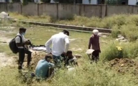 Sitapur : संदेहास्पद स्थिति में लड़की की मौत के बाद दफनाया गया शव कब्र से बाहर निकाला गया, जांच के लिए पोस्टमार्टम हाउस भेजा