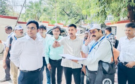 Lucknow : मकानों की गिनती और आवास गणना कार्य को परखने जमीन पर उतरे जिलाधिकारी, तय समय में काम पूरा करने के निर्देश